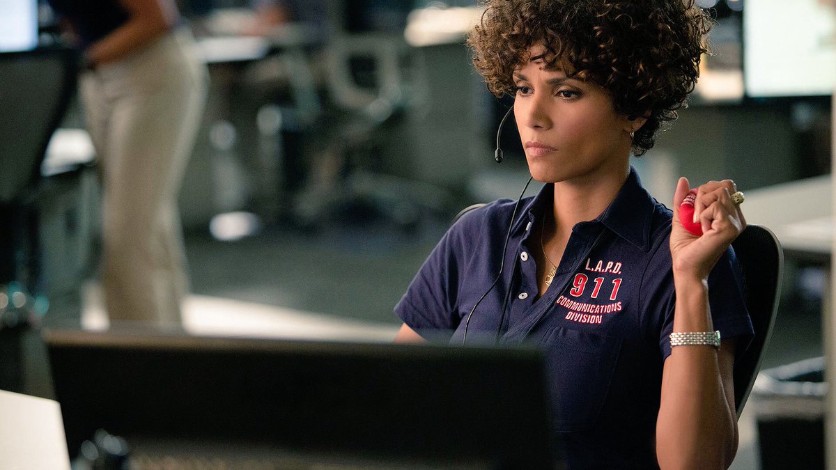 MovSto's tweet image. فيلم بعنوان (The Call) يحكي قصّة مُوظفة قسم الطوارئ ٩١١ تتلقى مُكالمة طارئة من فتاة قد تم إختطافها وحبسها داخل صندوق سيارة!
ٓ
جريمة إثارة 10/6.7
ٓ
أفلام 2014