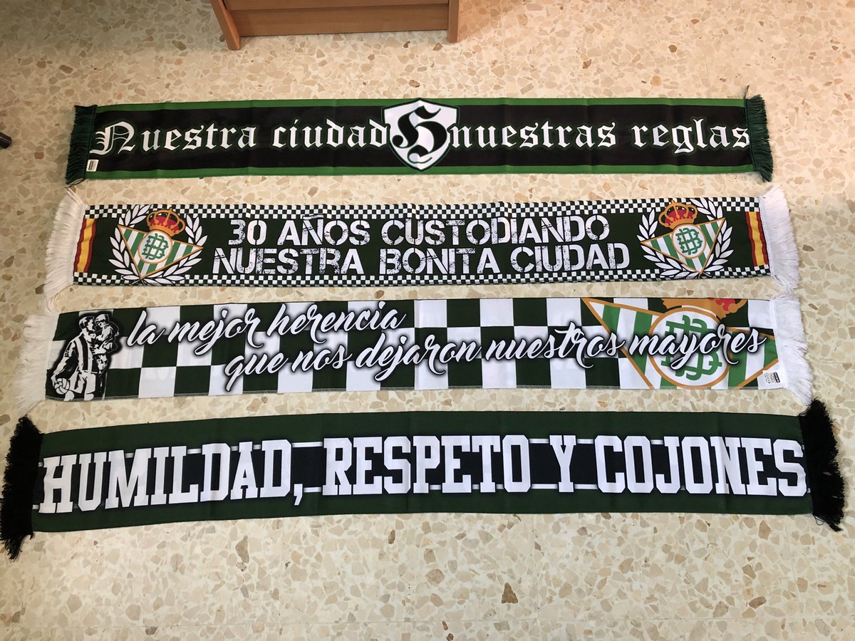 Vendo estas bufandas, interesados MD