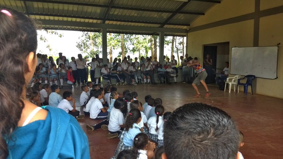 Laventanacirco's tweet image. Nuestro proyecto de #Circópolis ya comenzó. Te compartimos un poco de la alegría vivida este fin de semana en las #CaravanasDeLanzamiento.
#Amas #ICBF #Niñas #Niños #Adolescentes #CricópolisEsParati #CircópolisQuiereVerteFeliz