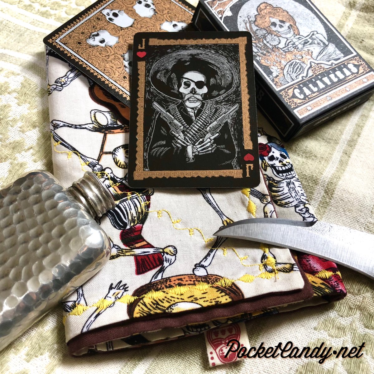 mypocketcandy1's tweet photo. Awesome Mail Call today from @dead_on_paper ! Definitely check them out! Hope you are having a great Monday!
•
•
•
#cards #playingcards #game #games #poker #texasholdem #nolimit #hank #handkerchief #edchank #pockethank #edcgear #flask #knife #customknife https://t.co/sEHi5oMktr