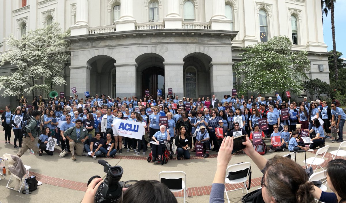 SenBobHertzberg's tweet image. Just a couple of photos from this morning’s #ACLUcon rally. A big thank you to @ACLU_CAP for being an invaluable partner in the fight for #bailreform! #SB10