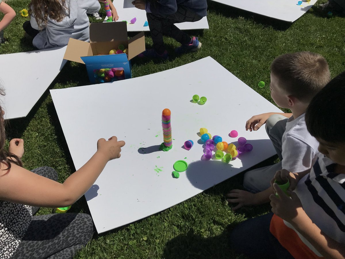 LobbanMichelle's tweet photo. Plastic egg tower STEAM challenge!  #steam  @ljebullpups https://t.co/ooJPlLV9De