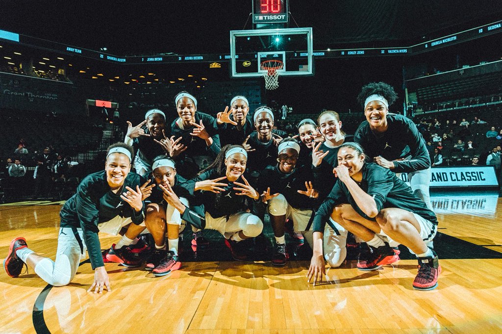 jazmine_mass's tweet photo. Grateful to be apart of something bigger than me🤩🏀 #JordanBrandClassic #NEXTvsNEXT https://t.co/x0cZSPdu3Q