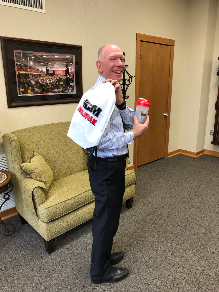 ucmmulepak's tweet photo. Even @UCMAmbrose loves our MulePaks! 😇 Support us and @bbbsjocomo by clicking the link in our bio and buying yours today (although we can't guarantee you'll be able to wear it as well as he does 😏). https://t.co/NEvacSTKpA
