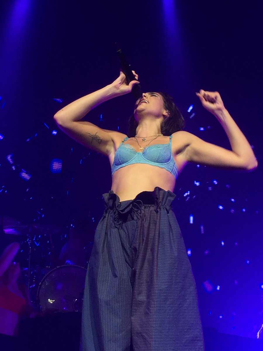 dlipanews's tweet photo. Dua Lipa performing in Dublin tonight! (via @foolsptx) https://t.co/RC519W36F7
