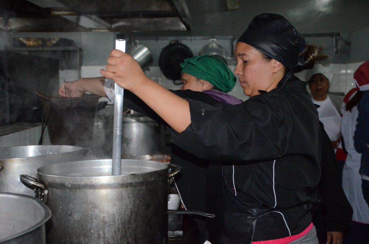 Inicio Plan de Formación de Maestras y Maestros en Artes Culinarias, Nutrición y Alimentación Escolar en Edo Bolívar, municipio Caroni, circuito dos @MPPEDUCACION <a href="/NicolasMaduro/">Nicolás Maduro</a> <a href="/JauaMiranda/">Elías Jaua</a> <a href="/eugeniapinero/">Ma. eugenia piñero</a> <a href="/RosangelaOrozco/">Rosangela Orozco</a> @Nancyor