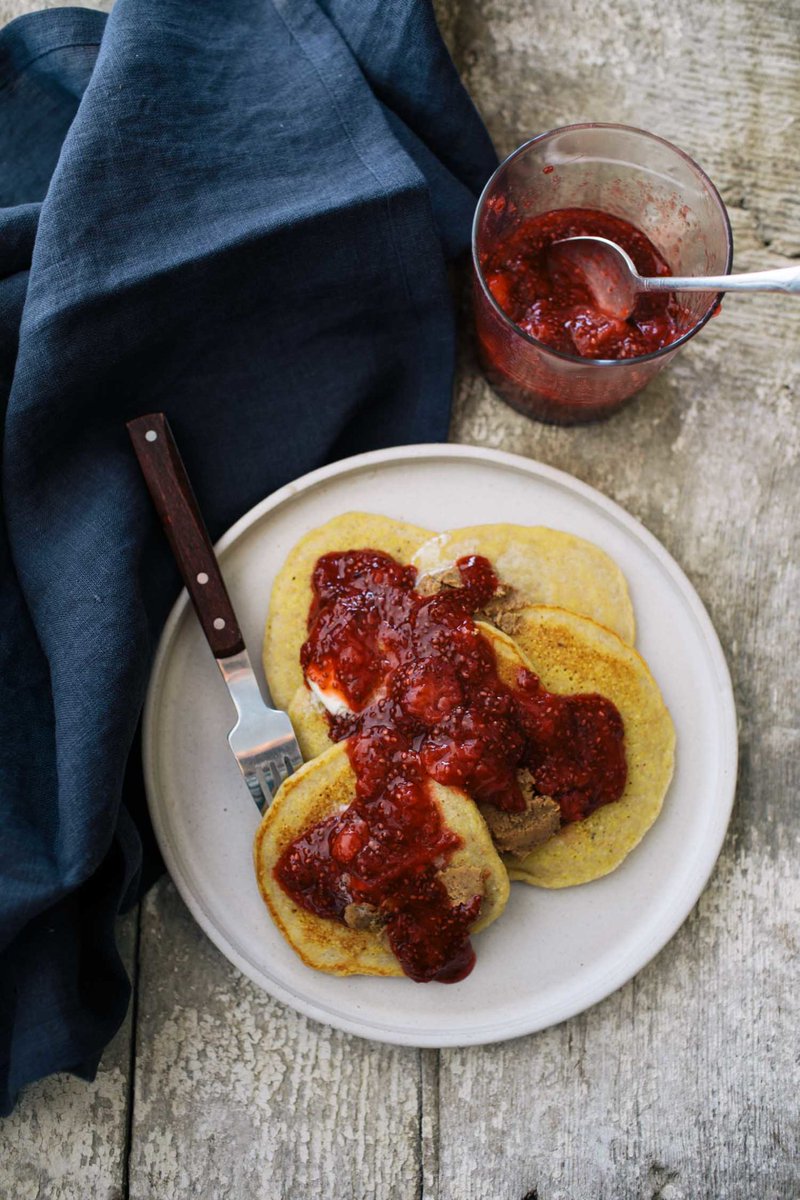 We may be dreaming about making these delicious pancakes with strawberry jam from Naturally Ella this weekend... pbxx.it/fw24ad