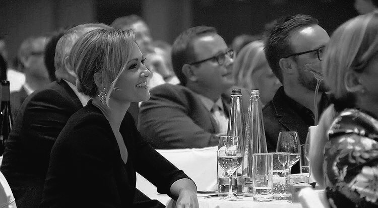 laurafscr's tweet photo. Wundervollster Mensch auf Erden 💗✨ #proud #LEAaward https://t.co/IySKJZvymR