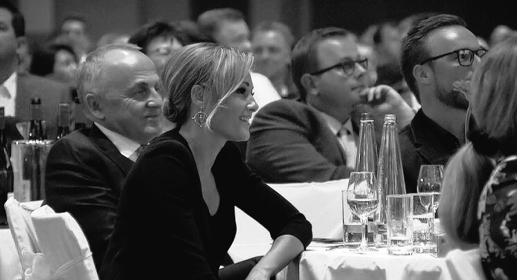 laurafscr's tweet photo. Wundervollster Mensch auf Erden 💗✨ #proud #LEAaward https://t.co/IySKJZvymR