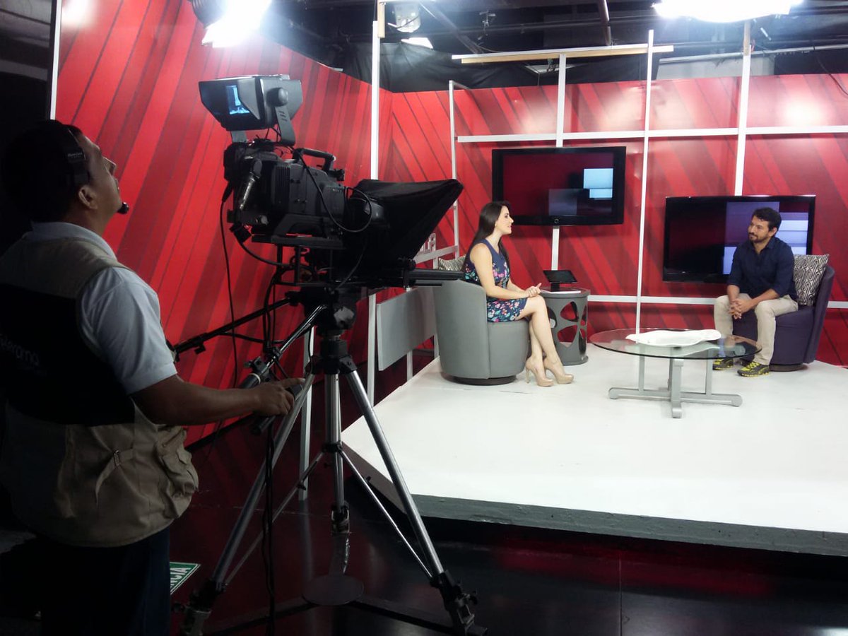 CRF_AGENCIA's tweet photo. Hoy estuvimos en #NBoga con la entrevista al #RecordGuinness deportivo del país @MillanLudena, Compartiendo su increíble hazaña, inspiración y mensajes para soñar en grande.
Gracias @Teleramaec por el ameno espacio. #RRPP #Comunicación #GiraDeMedios https://t.co/TcsnHRcHXR