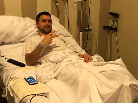 Así posa nuestro jugador <a href="/felixviera10/">Félix Viera</a> después de la intervención de esta tarde de su rotura de tibia, en donde, da las gracias por los mensajes de ánimo desde las distintas redes sociales para su pronta recuperación. Desde aquí, mucho ánimo y que volvamos a verte pronto