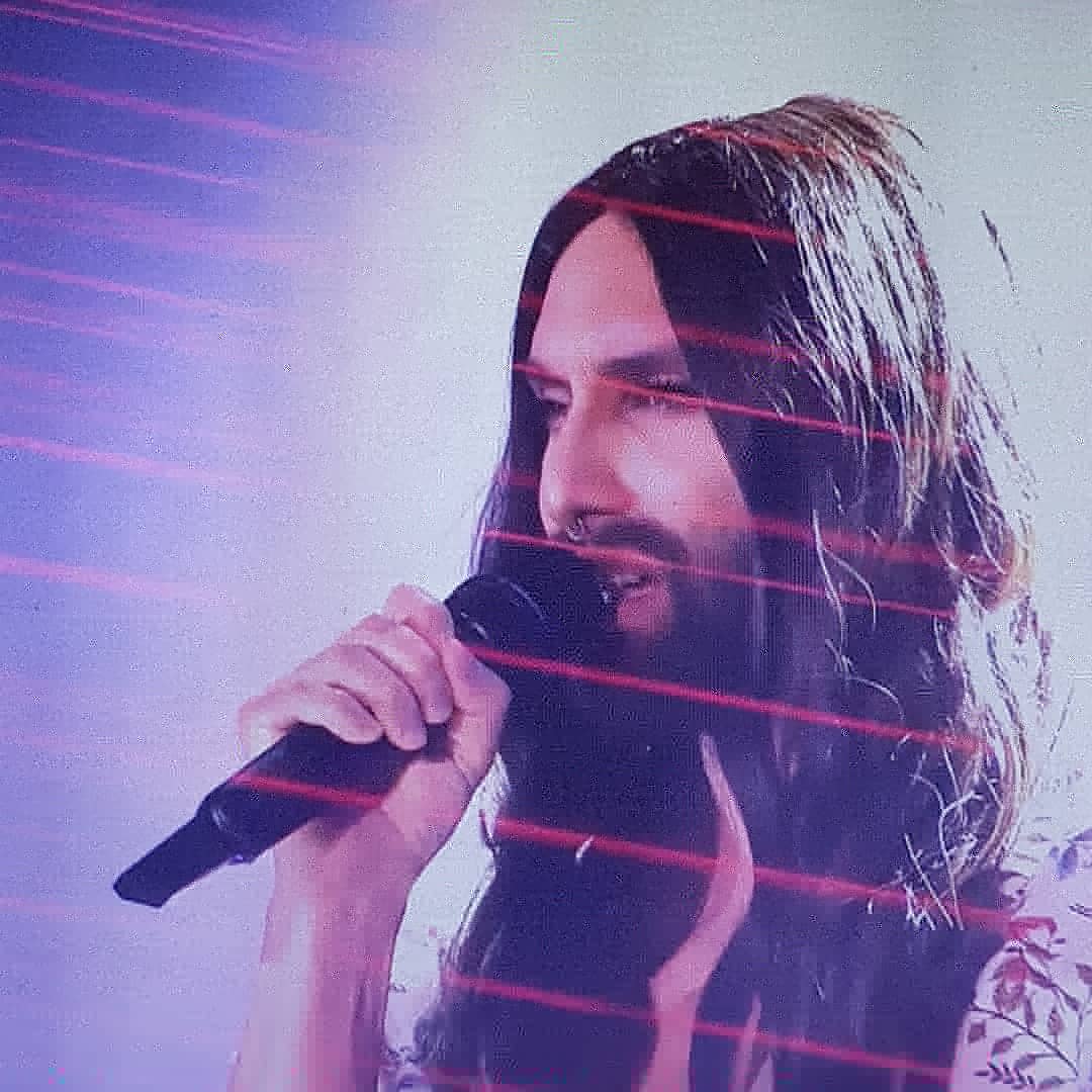 AnneliMemedov's tweet photo. @ConchitaWurst Great version of "Show Must Go On" ❤ Thanks! #LEA2018 #LeaAward #PRGLEA #conchita #conchitawurst #theunstoppables https://t.co/cRIHmebt5z
