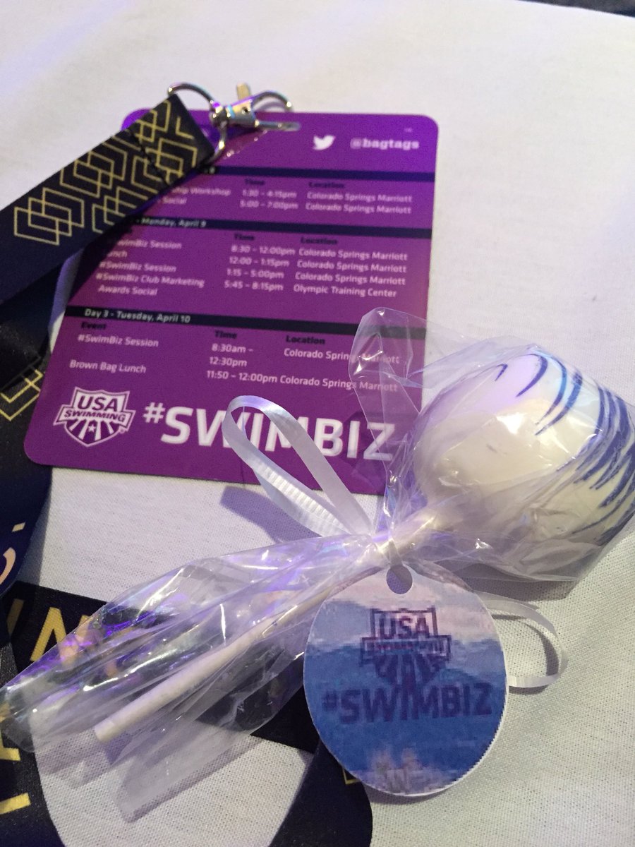 MySwimPro's tweet image. Love these cake pops from @USASwimming! #swimbiz #bagtags