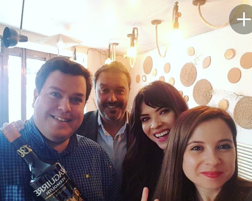 rmendanya's tweet photo. Hoy @Notqdes_tv en @Vinoteo, grabando #ExperienciaYzaguirre que comienza en unos días en #Oviedo y posteriormente en #Gijon. La ruta @VermutYzaguirre y la mejor tortilla.
Gracias al equipo Yzaguirre y a Juanjo Cima. Próx.domingo repor ;)

@jorge0viedo @LesFartures @recetasdenoe https://t.co/9sVw8uDkn5