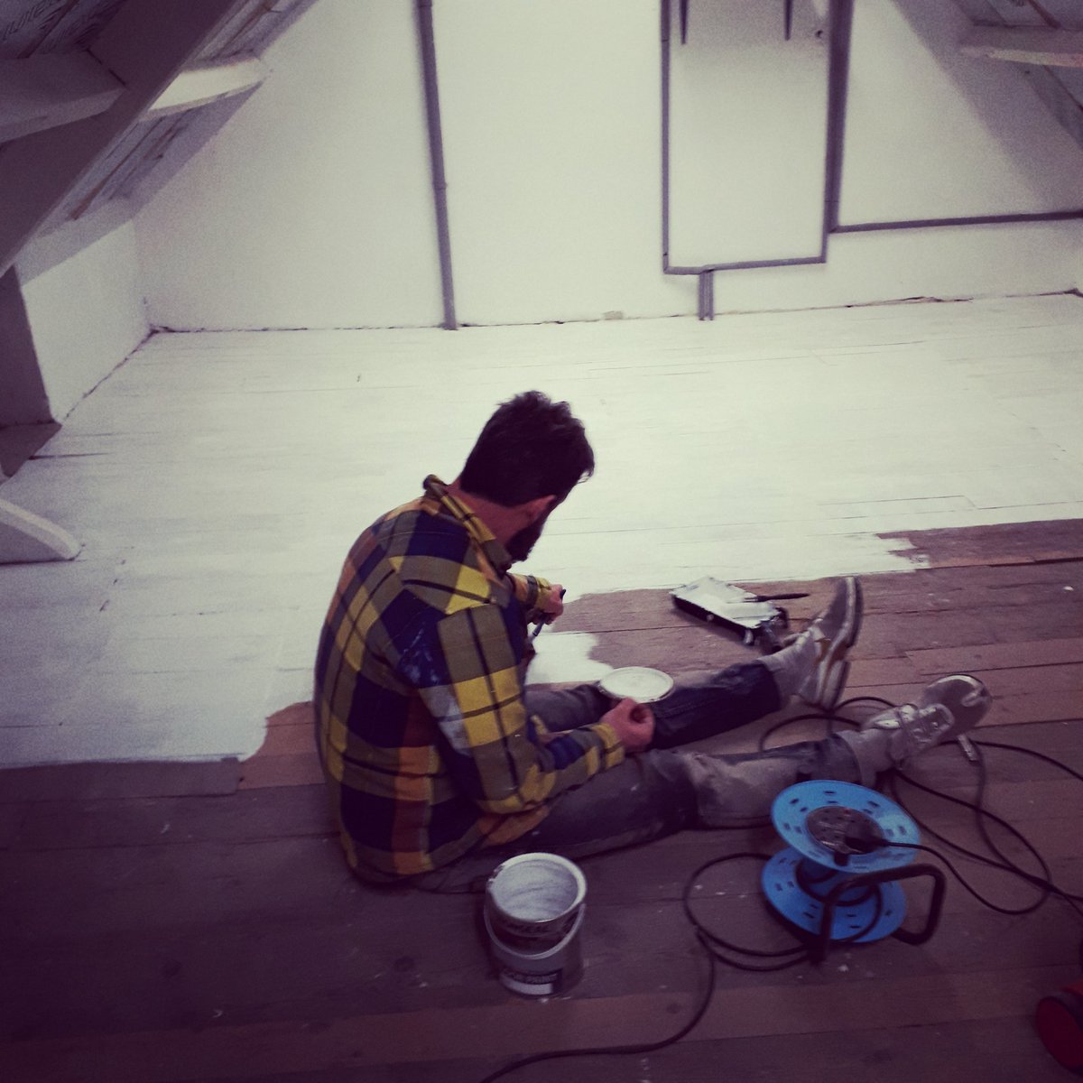 studio_vault's tweet photo. Sitting down on the job! Giving the floorboards in the #loftstudio a new lease of life #artiststudios #ryedalearts #yorkshireartist https://t.co/dniIkt0OtZ