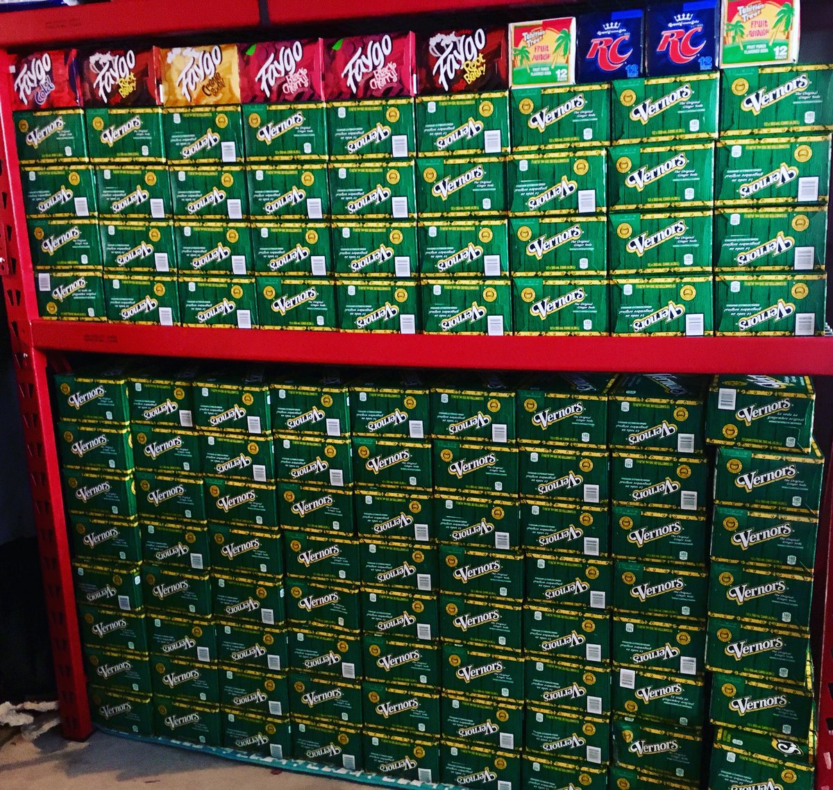 windsorpizzaco's tweet photo. New shipment arrived today!! πππ #windsorpizza #windsorpizzaco #vernorsgingerale #vernors #tasteofhome #comeandgetit https://t.co/QpYWGS2VBN