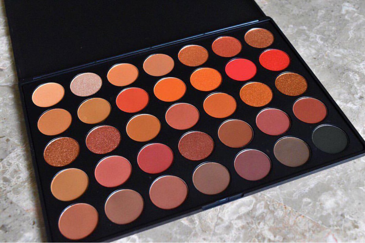 MakeUpGlams's tweet photo. RT if you want this Morphe 35O2 Second Nature palette. I’ll surprise someone today 💖 must be following me so I can dm you!! https://t.co/39ZxewKZLx
