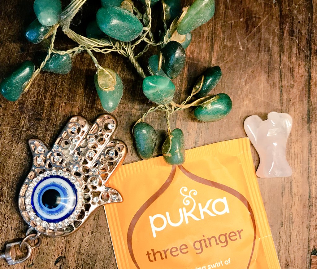 DeliaPR's tweet photo. The essentials... ginger tea + crystals + hamsa #whatsinyourbag #merblends #ohm #crystals https://t.co/cmgqC91iHA