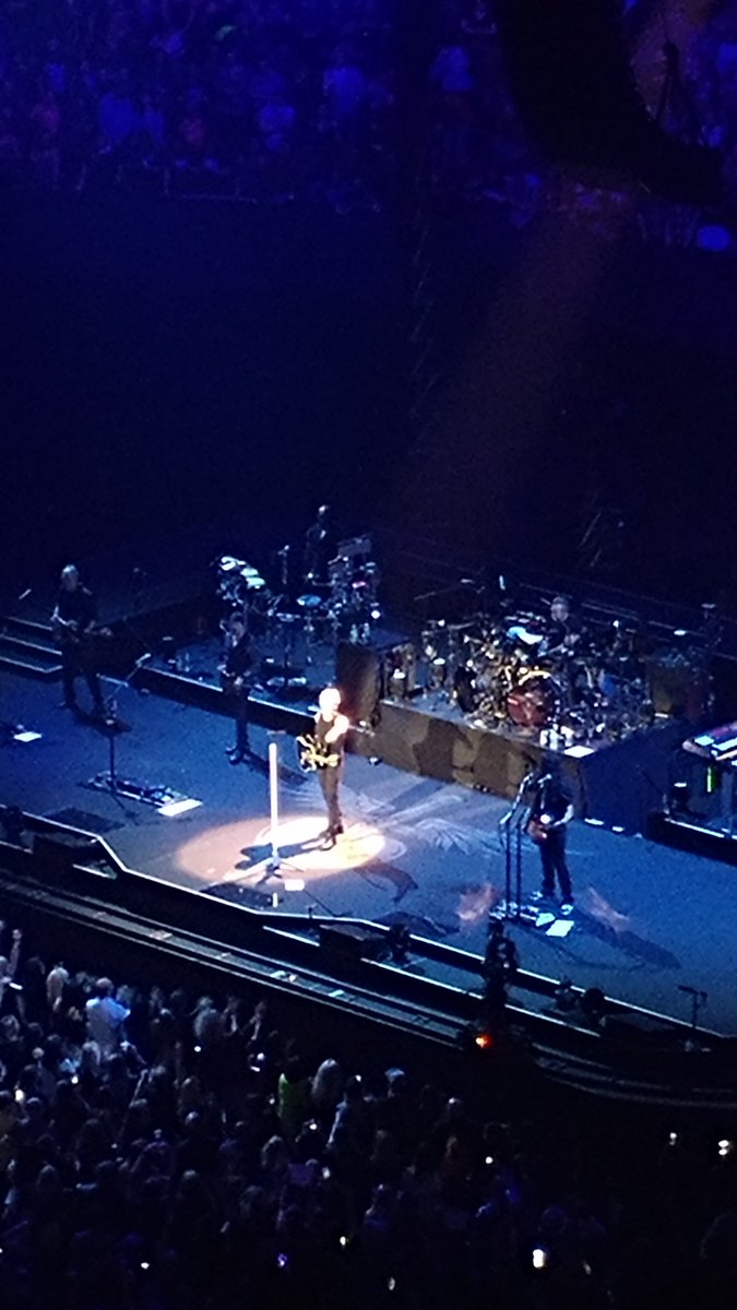RJazzy2's tweet photo. Thanks to my mom my sister&amp;I grew up listening to&amp;loving @BonJovi &amp; last night we got to welcome @jonbonjovi  home at our first ever Bon Jovi concert!I cant wait to have kids one day&amp;have them grow up listening to Bon Jovi just as I have! #THINFSTour2018 #rock&amp;rollhalloffame2018 https://t.co/vvK26XDrUy