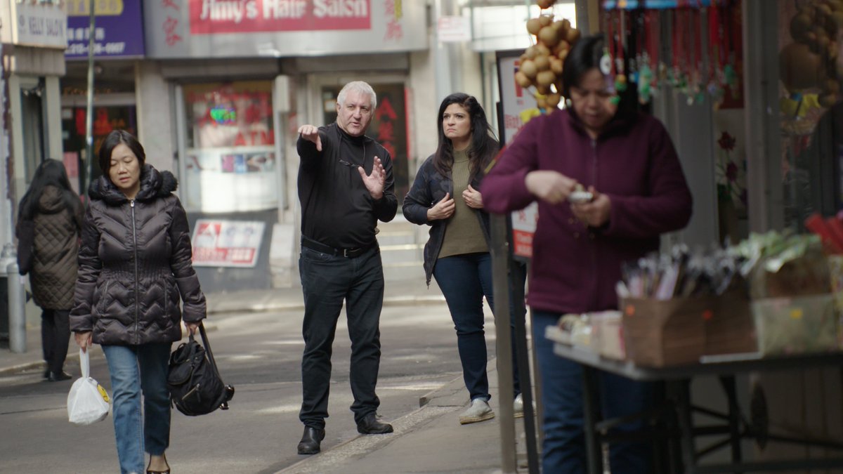 BlueChalkMedia's tweet photo. We love this shot of our CEO, @GregBMoyer, #onlocation with the wonderful @guarnaschelli, host of our new @FoodNetwork series, #FixMeAPlate! Make sure to check back with us on Wednesday when we'll be sharing the next episode in the series! #production https://t.co/wHKLKlKXpa