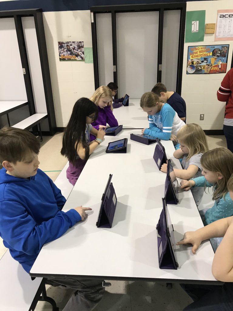 mrsbenne's tweet photo. @BirchcrestTiger #KidsTimesSTEAM Ss are enjoying coding using @SwiftPlayground!  #bpssteam @BPSFNE https://t.co/CU6UTBCeUY