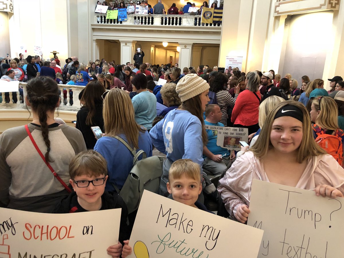 mel_wicker's tweet photo. We made it to OUR house!
#oklaed #okleg #OKWalk4Kids https://t.co/4TN6nKo5CX