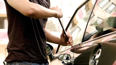 SurreyRCMP's tweet image. Auto crime is usually a starting point for further crimes like robberies, B&amp;amp;E's, or drug related offences. Our Auto Crime Target Team focuses on the offenders committing a large majority of these crimes. Learn more during #AutoCrimeEnforcementMonth: ow.ly/2Rac30jl8d7