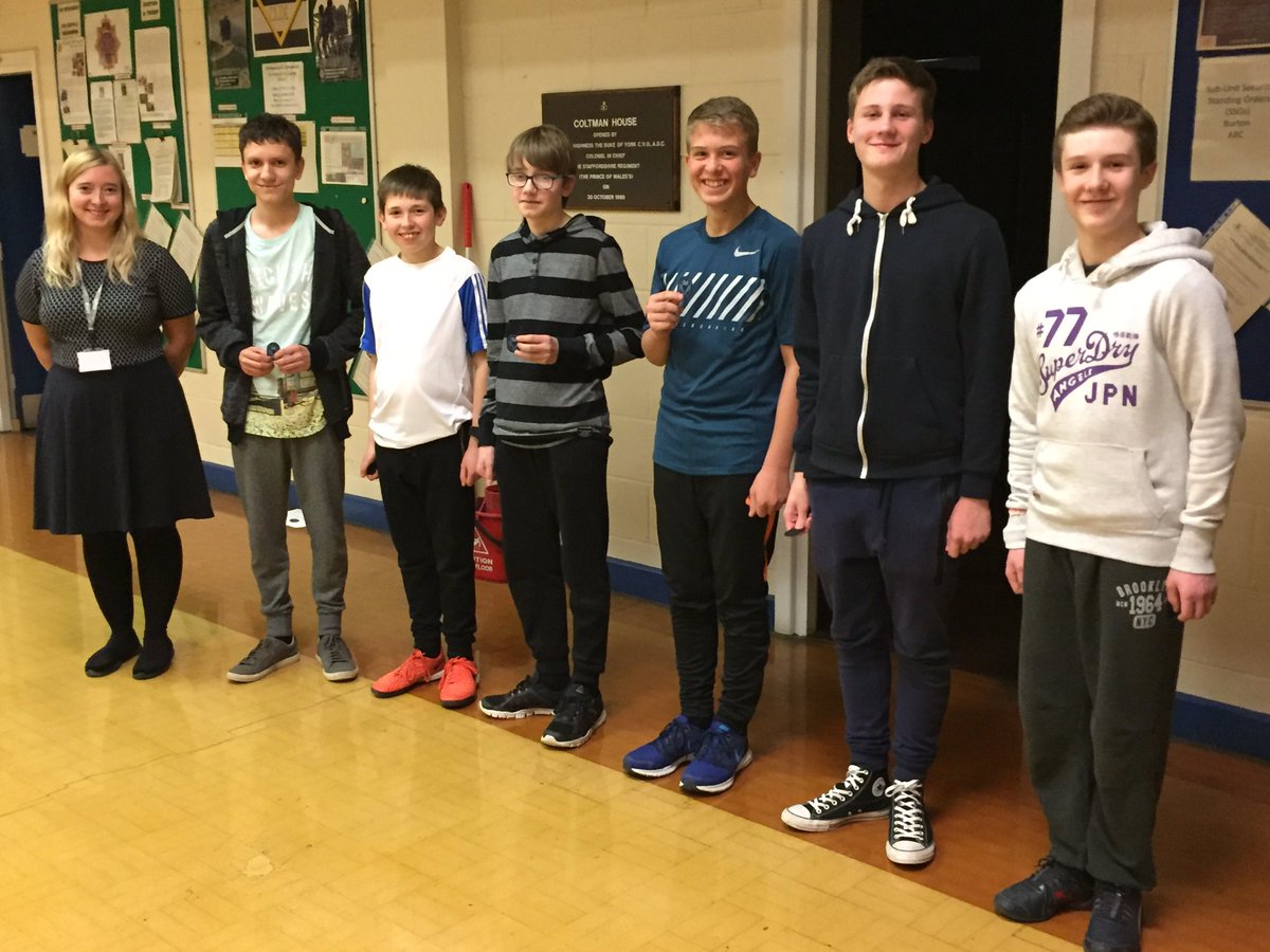 351ATC's tweet photo. Multiple Blue D of E badges handed out this evening, working our way through the PTS! #WhatWeDo #Team351 @OCStaffsWing @TrainingStaffs https://t.co/hFuwQd2uQS
