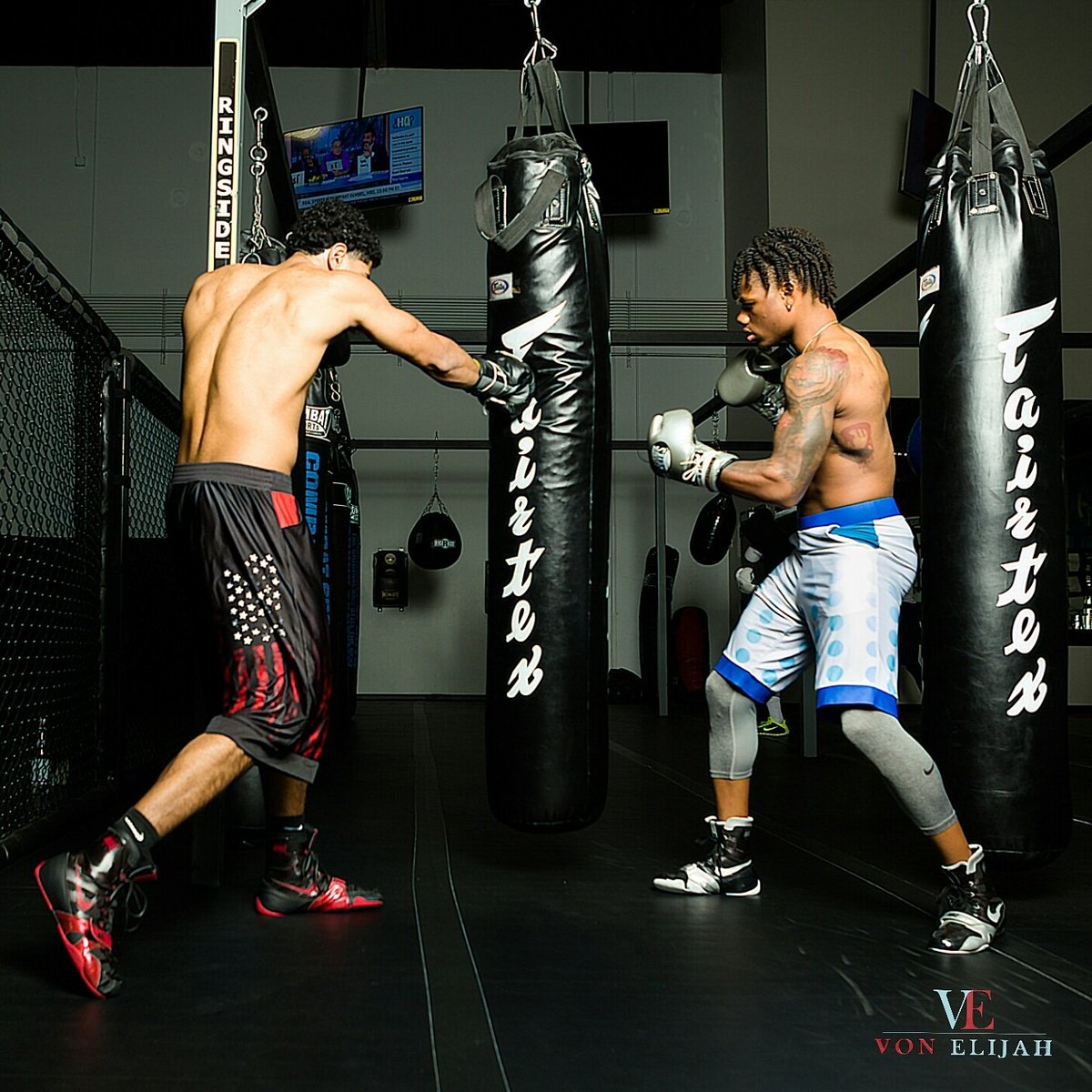VonElijahllc's tweet photo. Who punched Monday in the sweet spot?
#basketball #bball #jordans #basketballshoes #HoopAholics #ballislife #Hoops #Ballers #wiw #fitness #fashion #Godisgood #houston #texas #Dallas #atlanta #austin #la #Boardshorts
#boxing #boxer #boxingtraining #kickboxing #mma https://t.co/UHDRmQAFWU