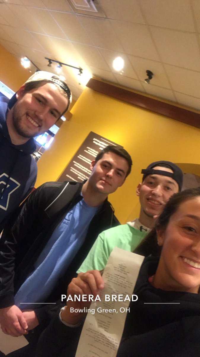 Brailan_M's tweet photo. Panera with some Sigs #SnapASig @DerbyDaysBGSU https://t.co/nthTGmMjF7