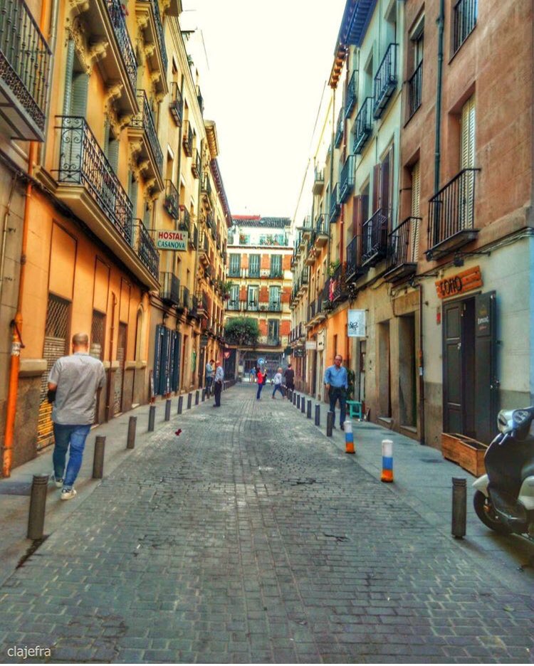 Igers_alicante's tweet photo. 📌📌 AMIGOS DE IGERSALICANTE/ IGERSALICANTE'S FRIENDS. Hoy, la foto es de @clajefra.
Una calle de cualquier barrio de cualquier ciudad.
Para ser mencionados ➡ #igersalicante y seguir nuestra cuenta. https://t.co/wvxO3EeZAe