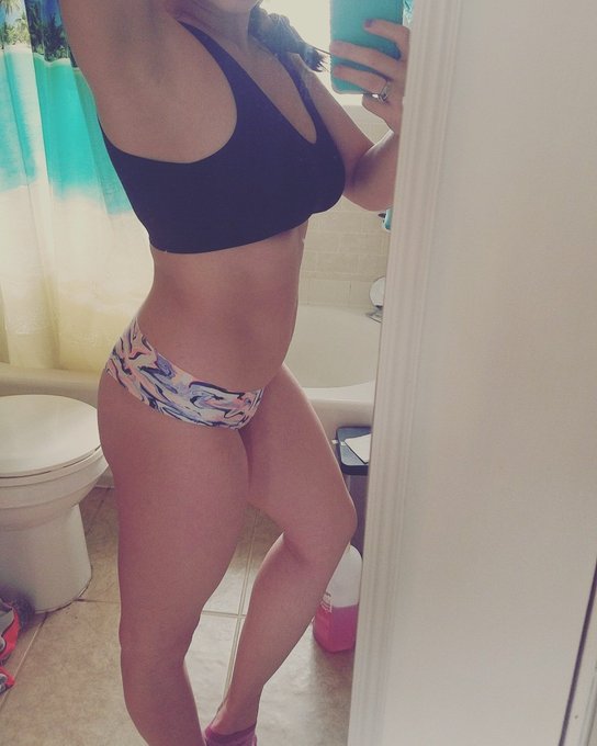 K-Lee Kush’s pics and videos