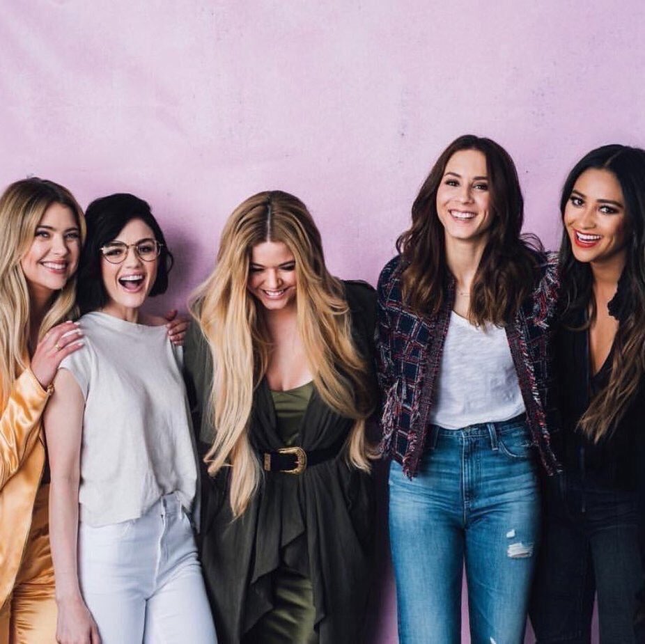 Queenshayfans1's tweet photo. Miss this beautiful squad ❤️@shaymitch https://t.co/tQATqSUAkP