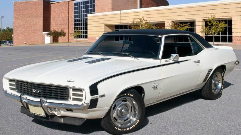 TheOnion's tweet photo. Infant Child Left In Sweet Camaro https://t.co/zpIHtikM7E https://t.co/C8kKnK6lxG