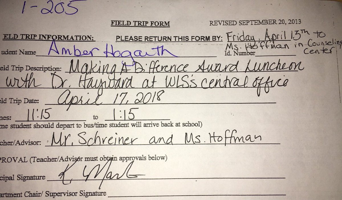 AmberHogarth1's tweet photo. hard work pays off! my mom came in my room and told me she was flying me out to California for VidCon for making Honors Student this year!❤️ she told me this was my chance to meet @marcelvinm 😭❤️ #HardWork @VidCon #FavCreator #MyInspiration can’t wait to meet you Marc❤️ https://t.co/6uta6348MR