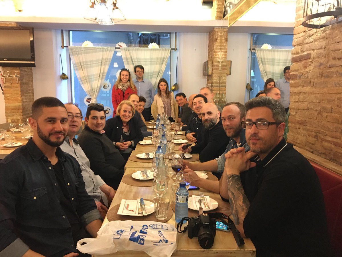 RousselGaliana's tweet photo. HALLES LAISSAC : Déplacements avec les étaliers à Barcelone pour voir Les Halles « lés Rambla « et déterminer la politique alimentaire de La Halle.Moderne(wifi -grand écran) gourmande ,conviviale ouverte de 8h à 20h 🕗 CcPhilippe Saurel https://t.co/8KlIX56D0z