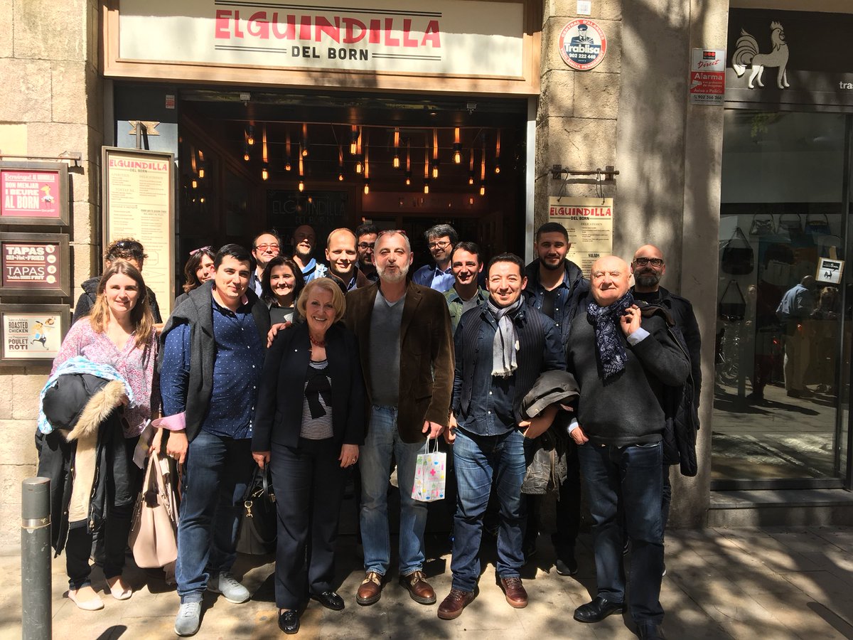 RousselGaliana's tweet photo. HALLES LAISSAC : Déplacements avec les étaliers à Barcelone pour voir Les Halles « lés Rambla « et déterminer la politique alimentaire de La Halle.Moderne(wifi -grand écran) gourmande ,conviviale ouverte de 8h à 20h 🕗 CcPhilippe Saurel https://t.co/8KlIX56D0z