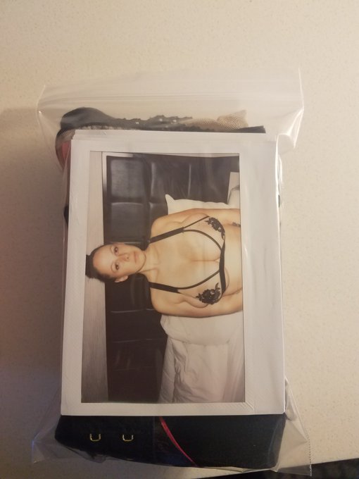 Ok ladies and gentleman. Lets do some Auctions-sales.... I have some stuff for sale. Email me @ Gianna@giannaxxx<a href="/tag/tittytuesday"class="tags"><span>#tittytuesday</span></a>