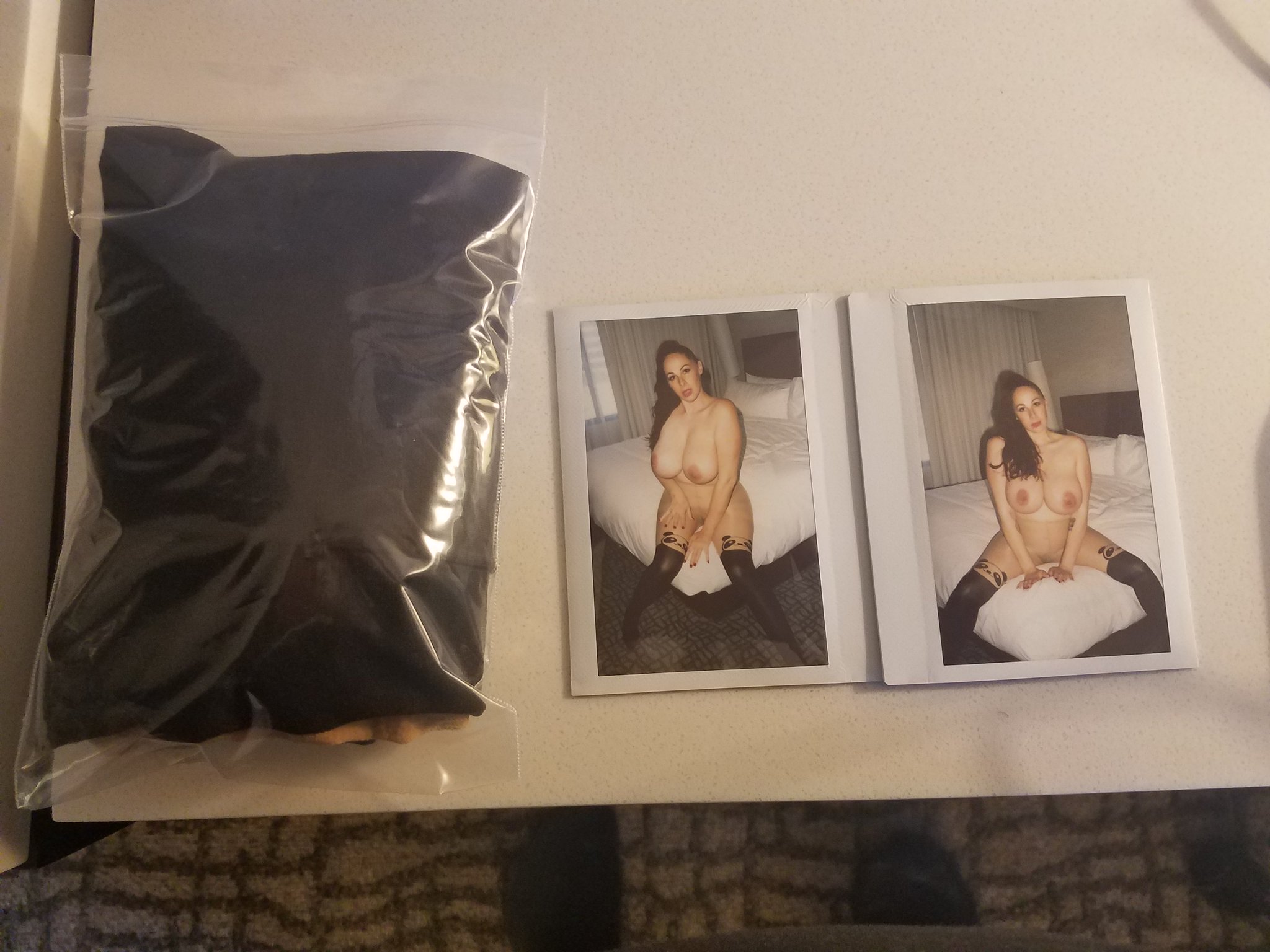 1 pic. Ok ladies and gentleman. Lets do some Auctions-sales.... I have some stuff for sale. Email me @ Gianna@giannaxxx.com. Items will be sold to the highest bidder. Sales ends 04/10/2018 @ midnight. Reference item @ 012 Panda stockings.. starting bid 50.00 https://t.co/A6YbBgV43u
