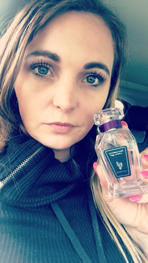 heather_eudy's tweet photo. This perfume is amazing!!! If you don’t already have it, you should!! And it’s our kudos this month! This one is passionately yours, me #smellsamazing #youniquefragrance #makeup #lashdiva #perfume #fragranceline #mothersdaygift #buyyourselfsomethingnice https://t.co/YRf0FzRWJi