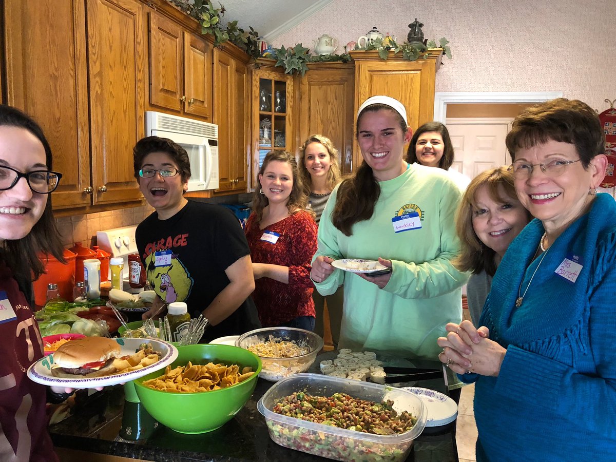 RusherBU's tweet photo. SOE Middle and secondary mathematics candidates enjoying the annual cookout! @BaylorSOE https://t.co/BCPedQAehH