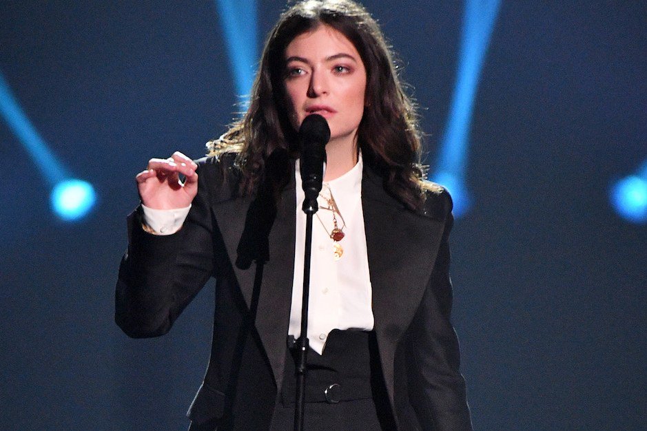 Lorde Posted Wardrobe Malfunction Instagram Lorde Posted