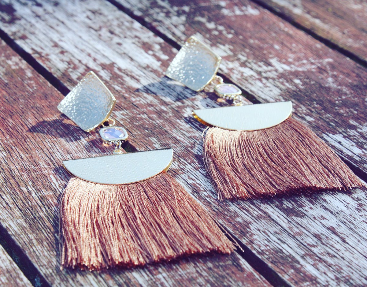 Heather_E_Swan's tweet photo. New @RoczLimited jewls online now  https://t.co/h8gRHOFOwf #jewelry #fashion #rocz https://t.co/wFAxQSrWCY