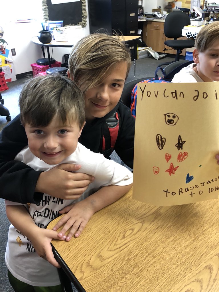 Mrelibrarygirl's tweet photo. Kindergarteners made cards with words of encouragement for all our 4th and 5th grade friends that will be taking the STAAR test this week!  @WeAreMRE #MPACT https://t.co/xh1y4Wsvny