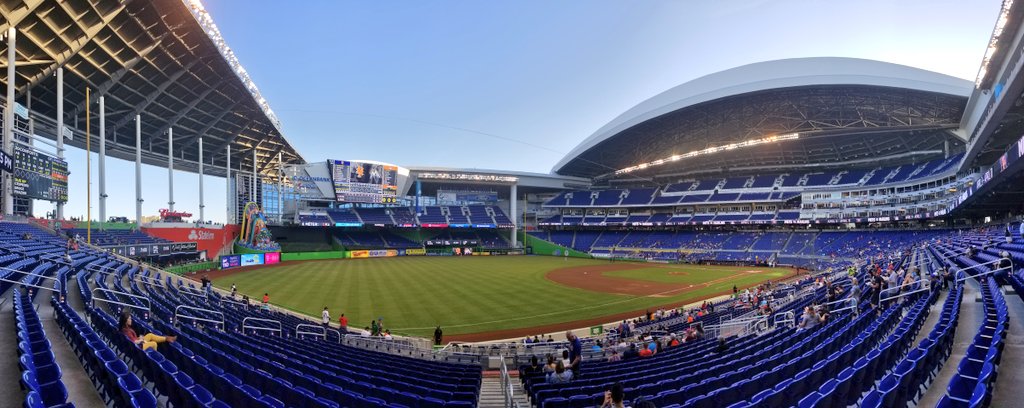 miami marlins stadium roof