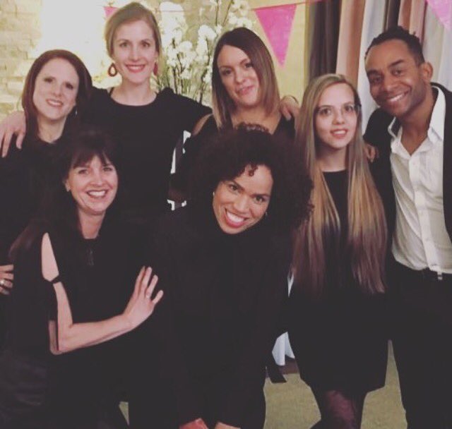 Wat een heerlijk team. En wat een fijne avond hebben we gehad. Kan niet wachten om woensdag de roadshow met jullie weer te gaan rocken. 🤗🎀 #wcsroadshow