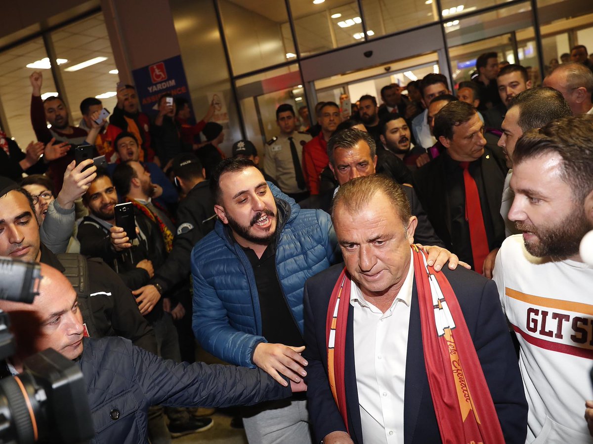 GalatasaraySK's tweet photo. "Unutma; Kaybettiğinde değil, vazgeçtiğinde yenilirsin!" 

#Hedef21 https://t.co/U6fTjTO25D
