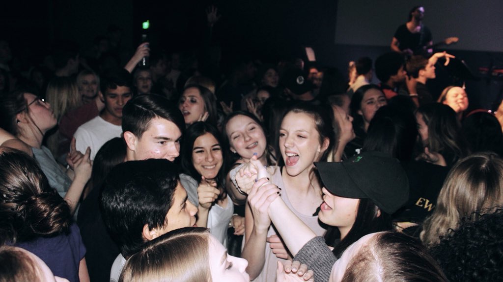 YL_gilbert's tweet photo. We are going to dance the night away!! ALL STATE YOUNGLIFE IS IN A FEW HOURS! Meet us at Gilbert HS in the student parking at 5:15 to carpool😍 https://t.co/egMxlHGSLn