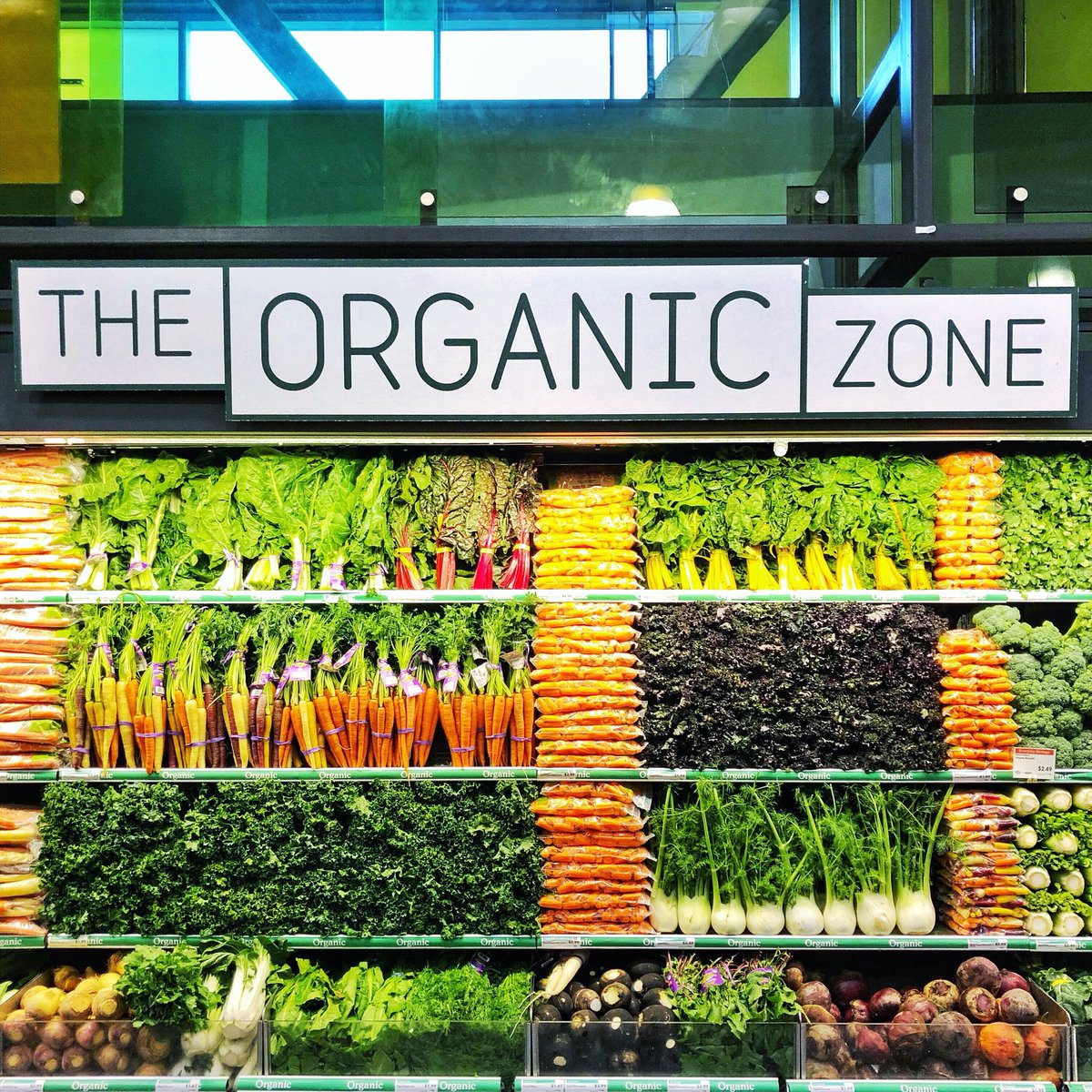 RunwayPlaya's tweet photo. 🥦🍊🥒🥝🌽🍊 @WholeFoods #PlayaVista https://t.co/umFoSciKN2