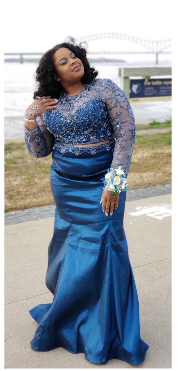 TheRealKrissy's tweet photo. #TheClosingStatement #prom2k18 #prom2018 https://t.co/4fTKrVzn4c